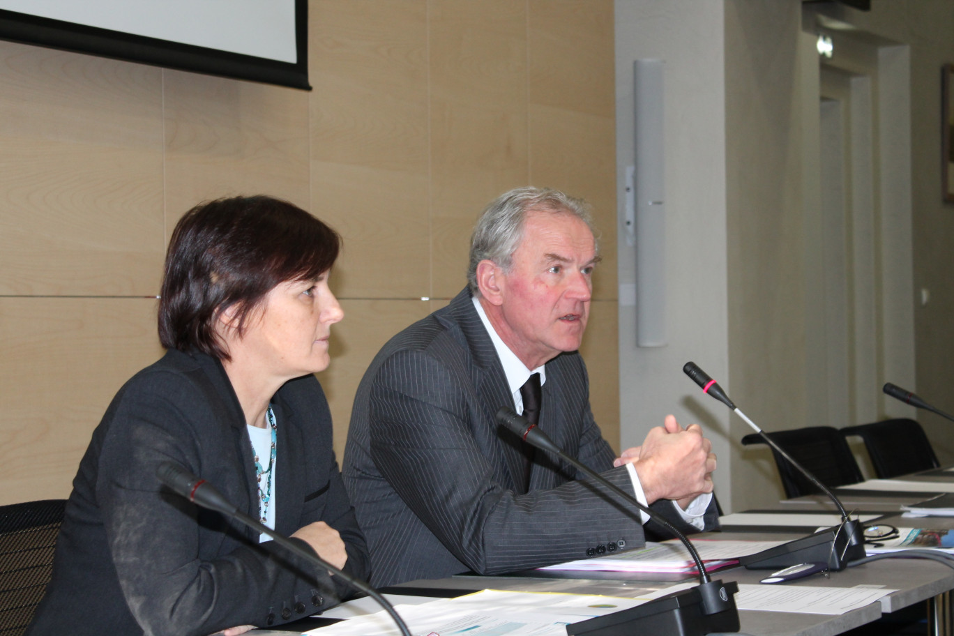 Annaïk Laurent, directrice de la Direccte Nord Pas-de-Calais et Dominique Bur, préfet de la région Nord-Pas-de-Calais ont présenté le nouveau dispositif.