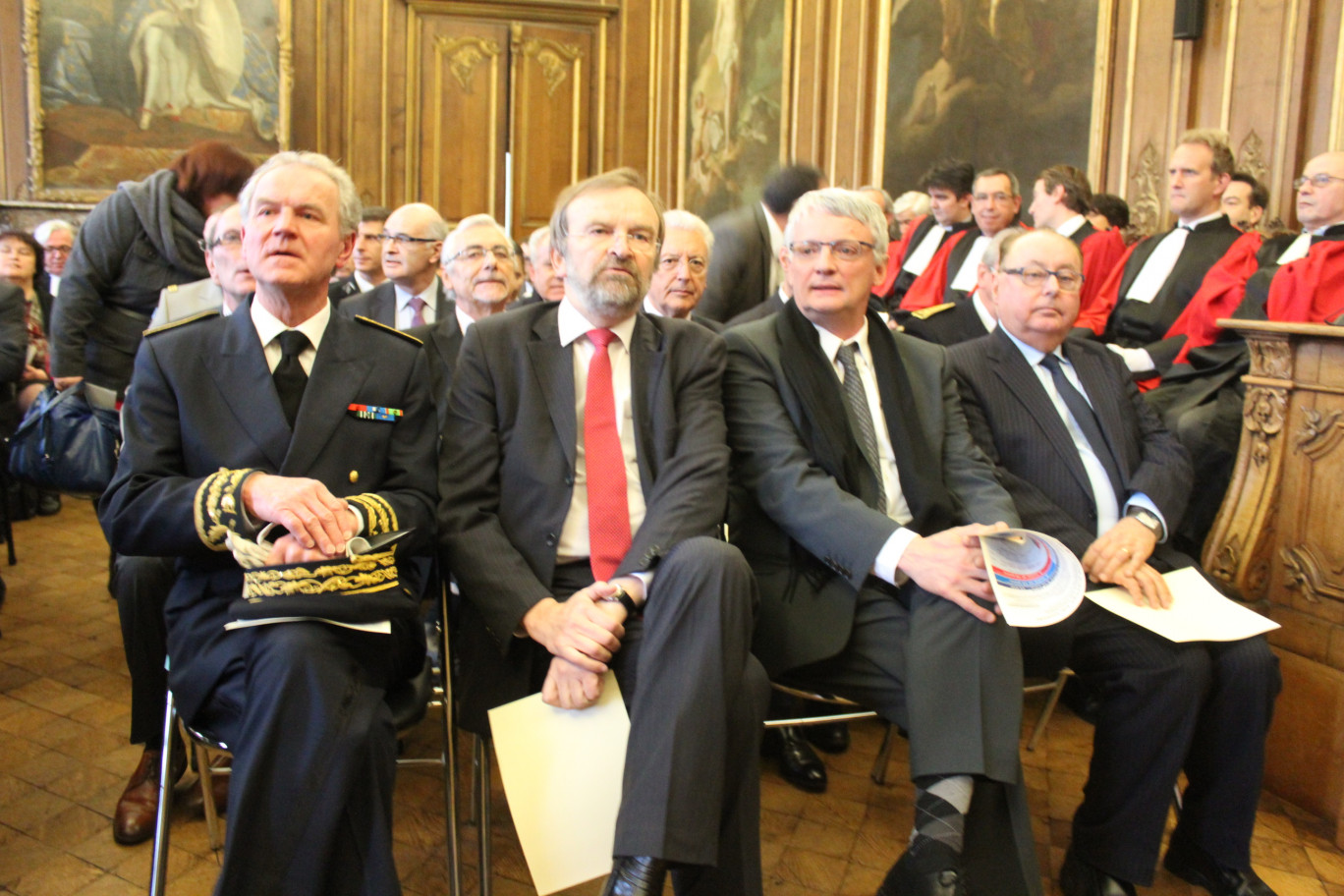 Le parlement des Flandres affichait complet avec notamment le préfet de Région, D.Bur, J.-J.Candelier, Thierry Lazaro, députés, et Dominique Dupilet, président du CG 62.