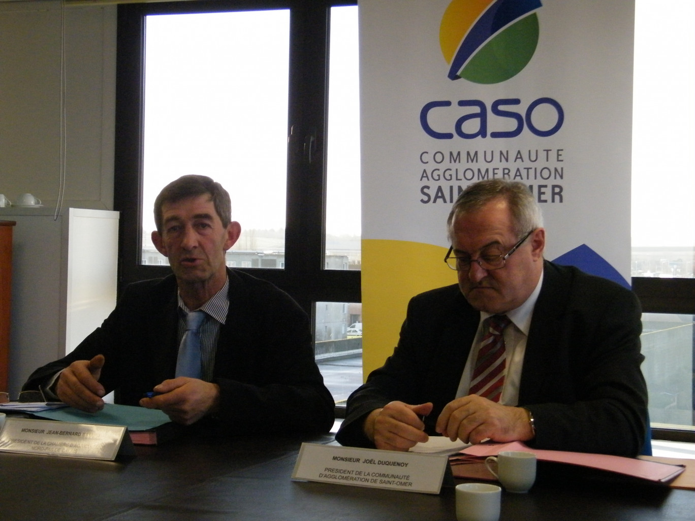 « (A droite), Joël Duquenoy, président de la CASO et Daniel Helleboit, vice-président de la Chambre d’Agriculture du Pas-de-Calais ».