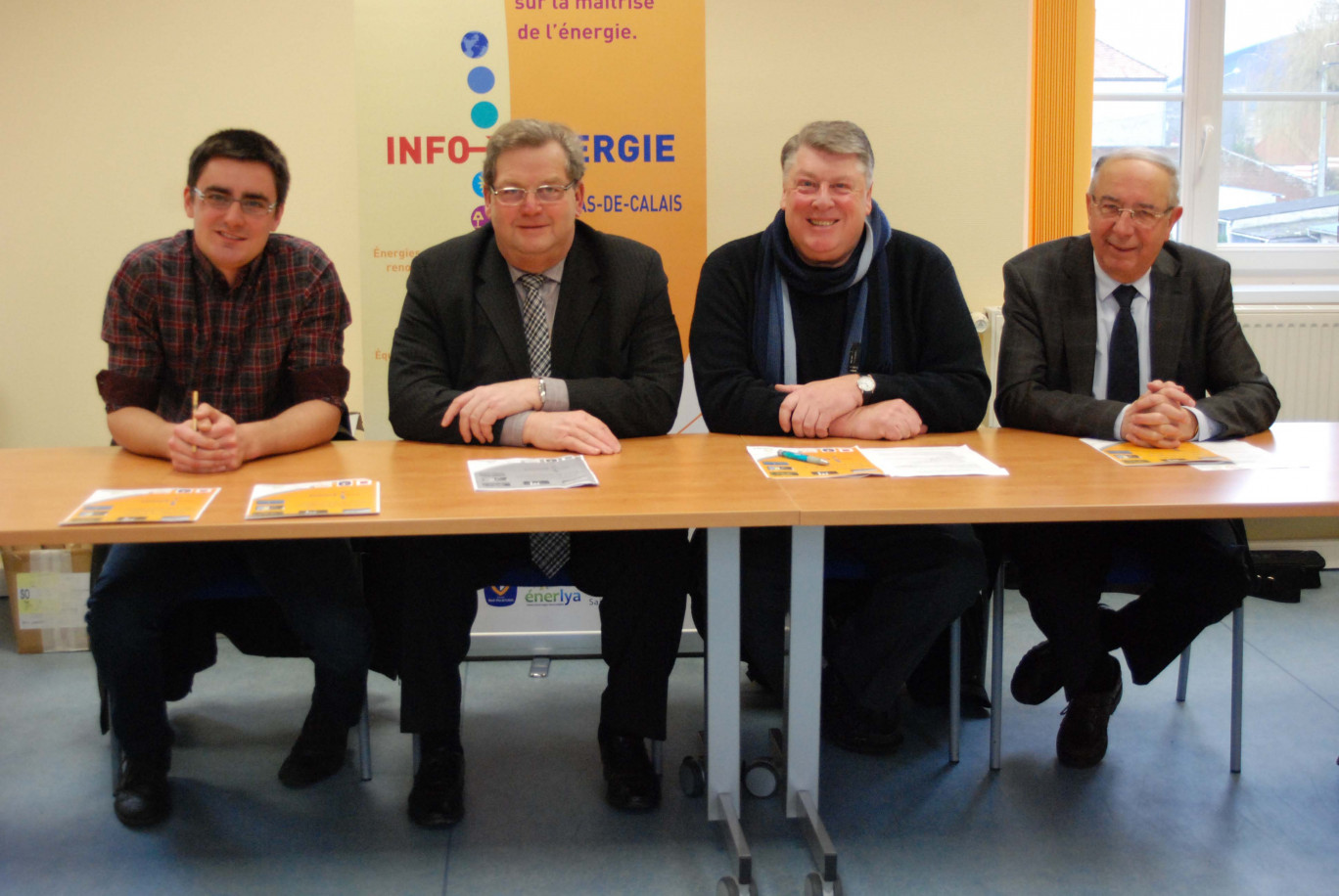 De g.à dr. Sylvain Verrièle, conseiller Info Energie, André Bonnier président du SMLA, Yves Bonte président d'Enerlya et Gilbert Chiquet président de la CC Pays de Lumbres.