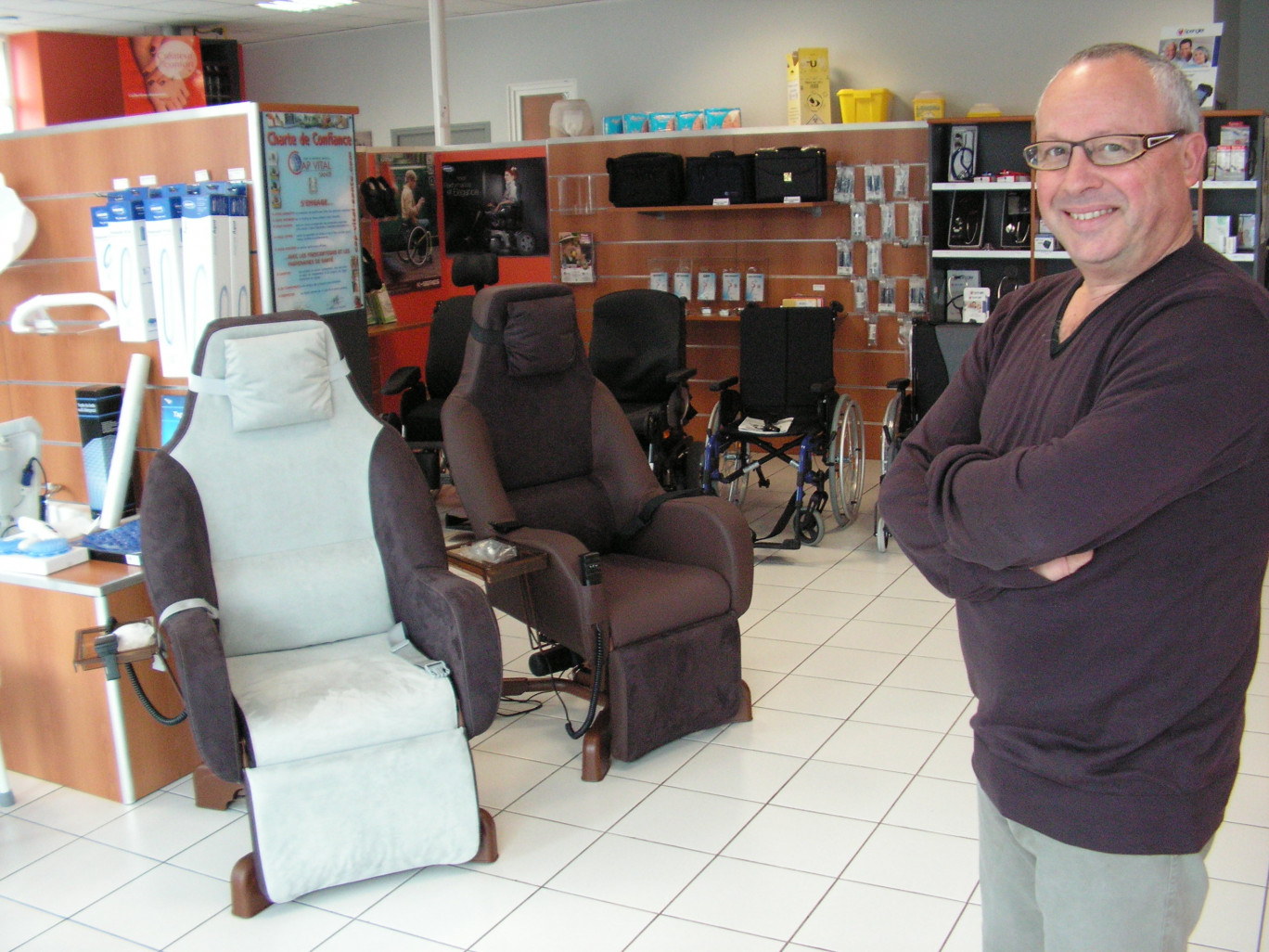 Thierry Cappeliez dans le magasin de Fourmies, dans le centre.