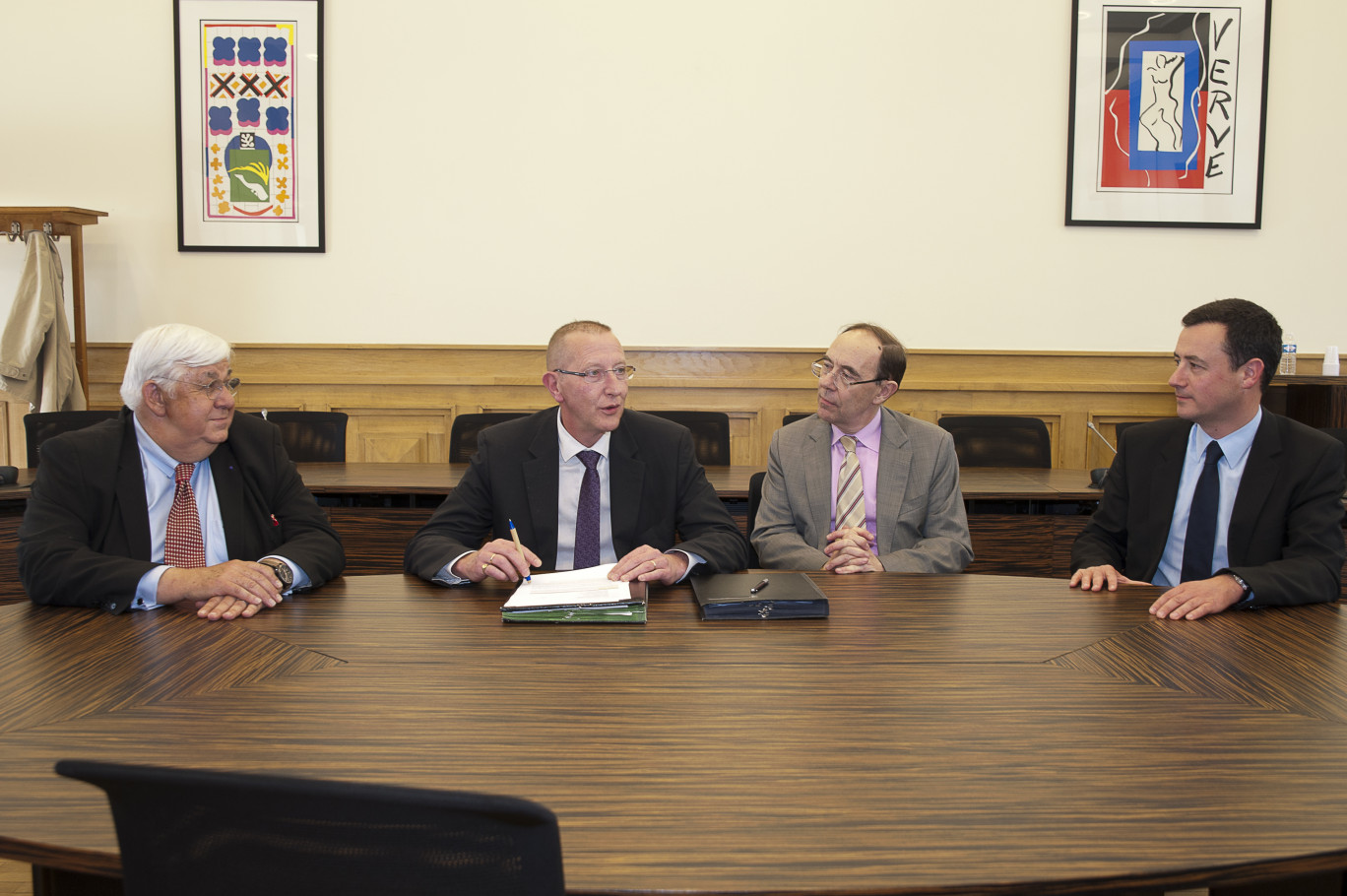 Gérard Desmuliers (professeur des Universités et responsable du Master Finance et Trésorerie d’Entreprise), Xavier Vandendriessche (professeur des Universités et président de l’Université Lille 2), Richard Cordero (Délégué Général de l’AFTE) et Laurent Lestienne (délégué régional adjoint de l’AFTE)