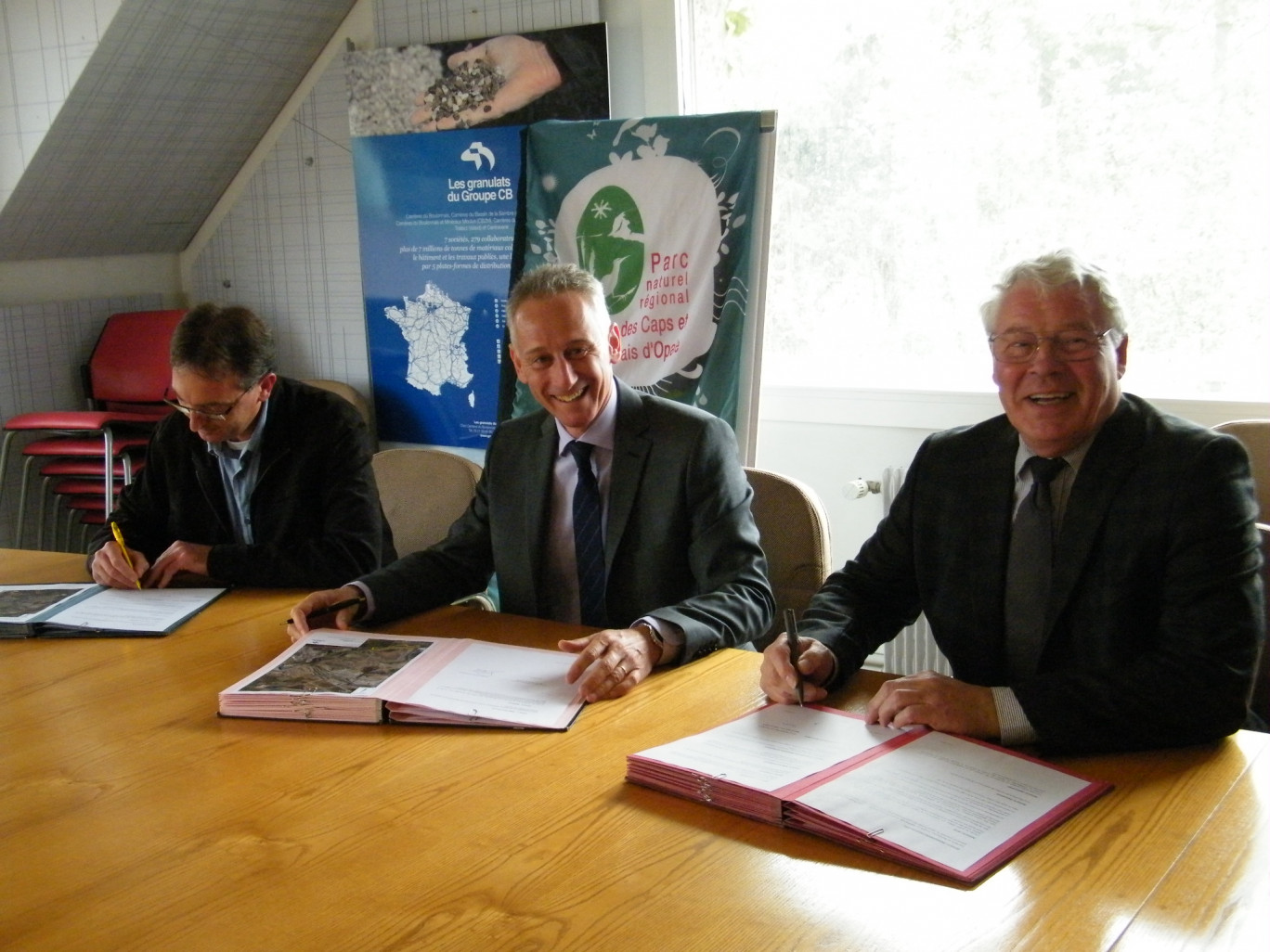 « Les carrières du Boulonnais, l’association Aubépine et le Parc Naturel des Caps et Marais d’Opale ont signé deux conventions relatives à la biodiversité ».