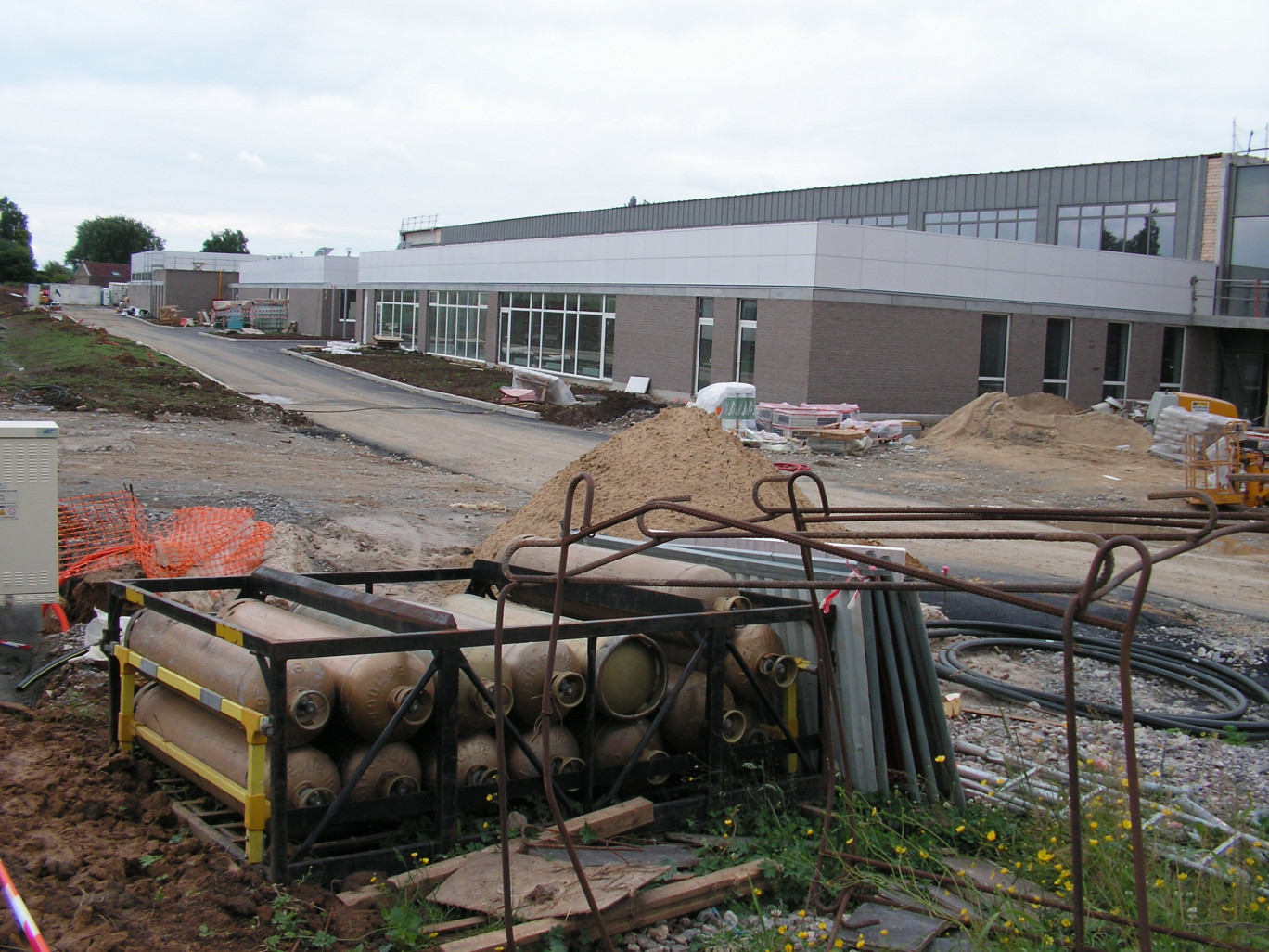 Le bâtiment en chantier à Caudry tel qu’il apparaissait au début de l’été. Capacité théorique en apprentis : 416.