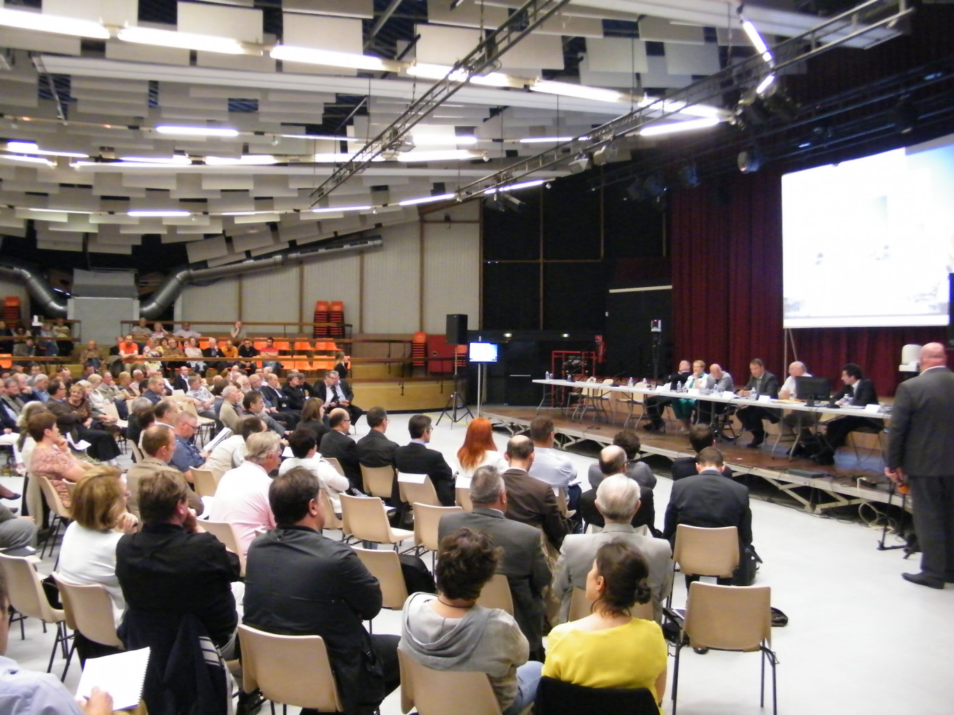 « Plus de 200 personnes s’étaient déplacées pour donner de la voix contre le porjet de Grande Salle à Petite-Synthe ».