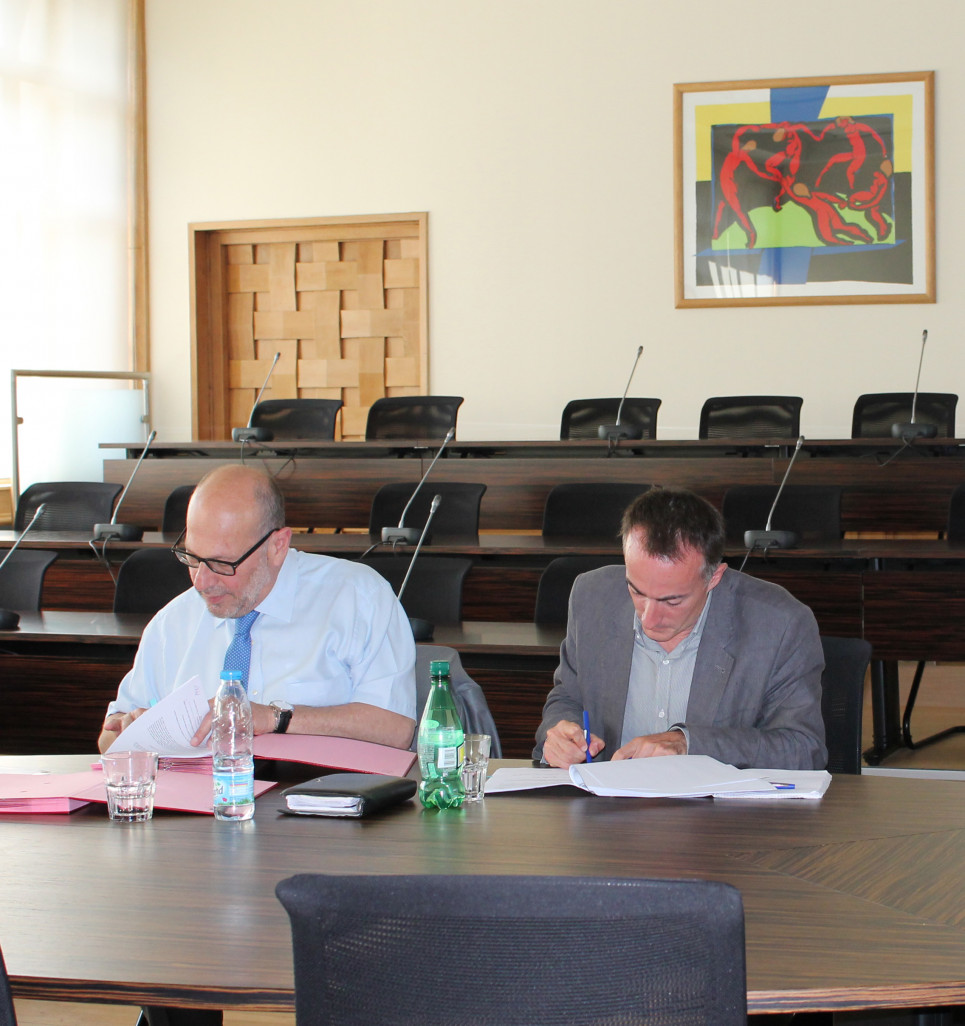Richard Borgi, président directeur général de la SATT Nord et Étienne Vervaecke le directeur général d’Eurasanté ont signé une convention le 10 juillet dernier.