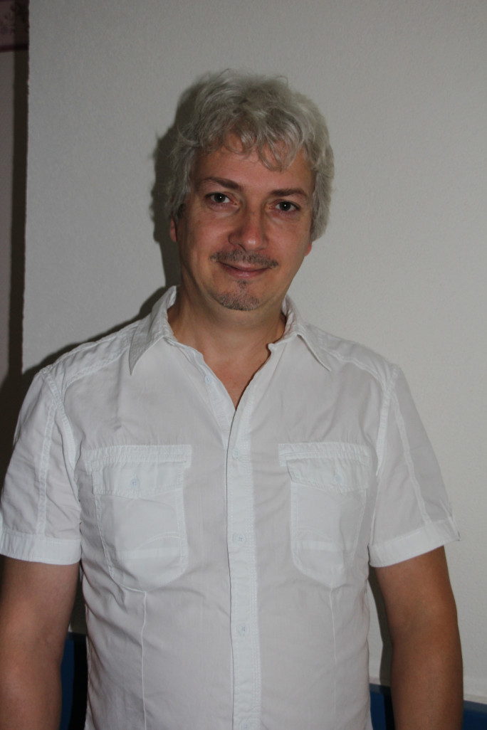A son métier d’enseignant, Jean-François Bayart a adjoint, sous une forme entrepreuneuriale, une dimension d’accompagnement et d’orientation professionnels et scolaires.