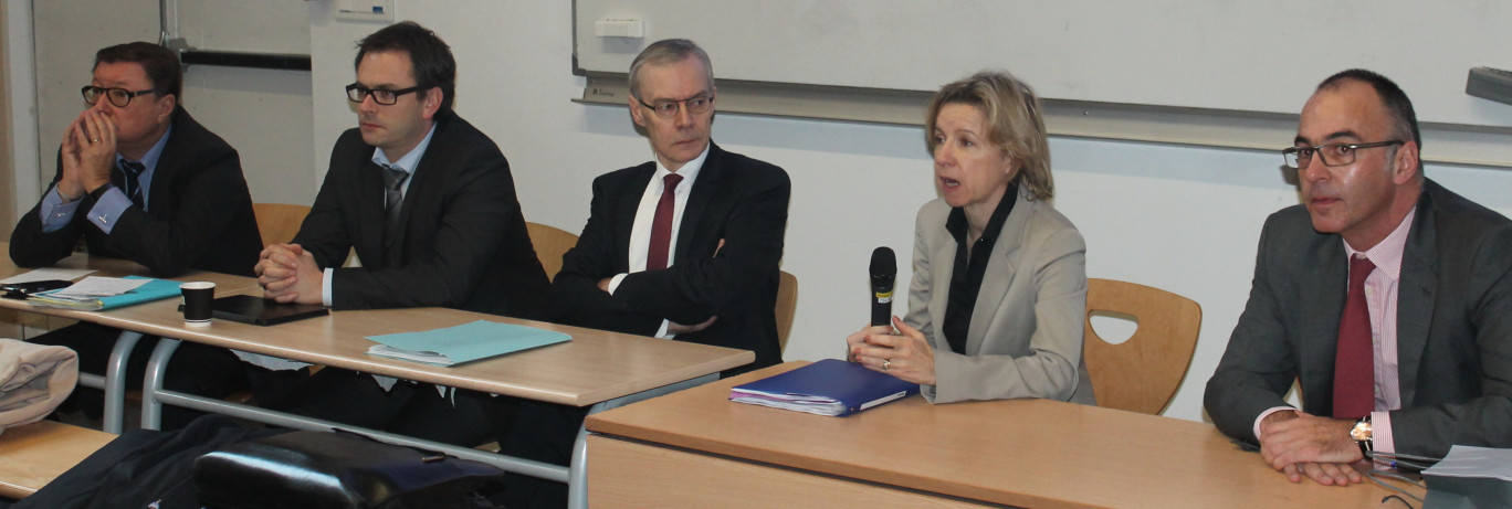 A la préfecture, en haut, et à la rencontre des experts comptables, en bas. 