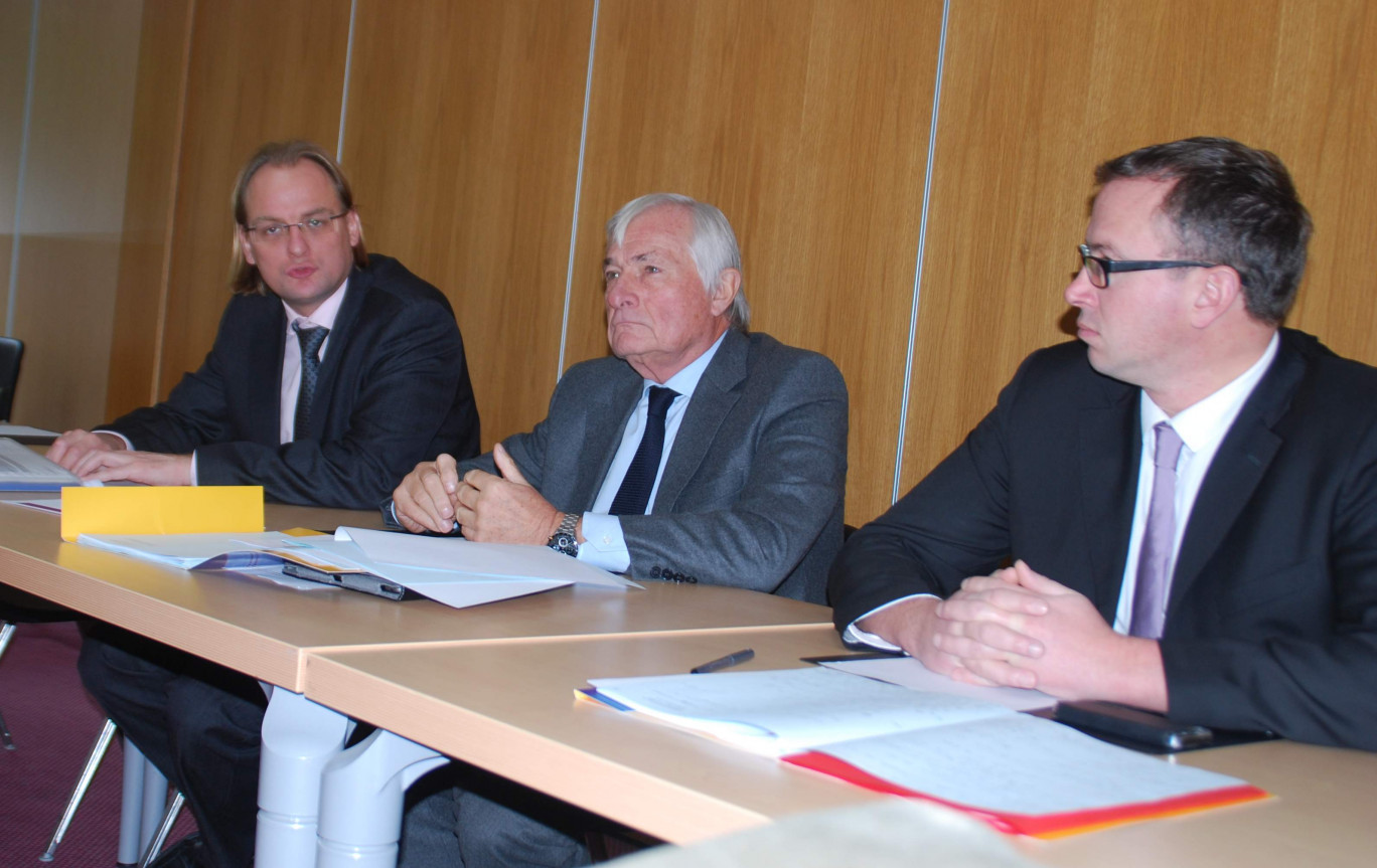 Jean-Marc Puissesseau, président de la CCI, entouré des conseillers régionaux Wulfran Despicht (vice-président chargé des ports) et Yann Capet (président de la commission Mer).