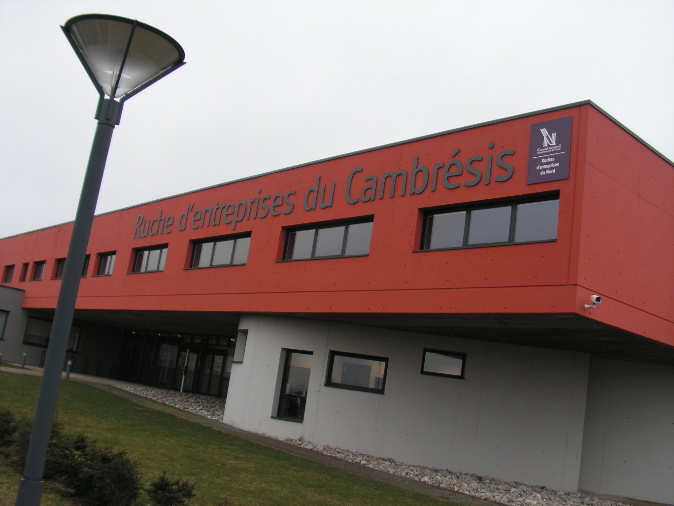 La ruche départementale d’entreprises de Beauvois-en-Cambrésis a été ouverte en mars 2009.