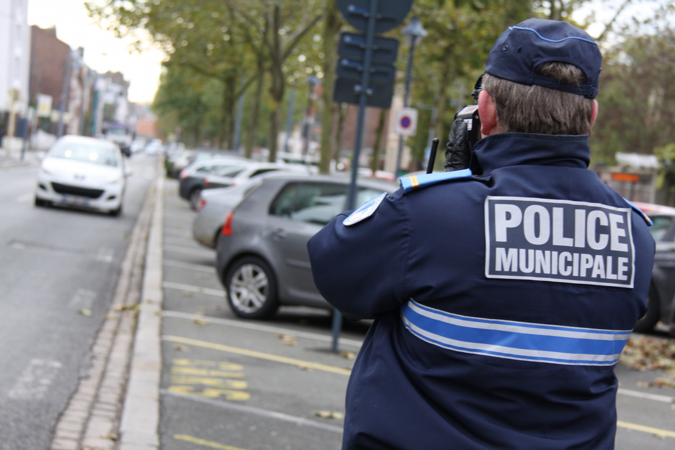 Un contrôle de vitesse par la police municipale  boulevard Faidherbe à Arras.