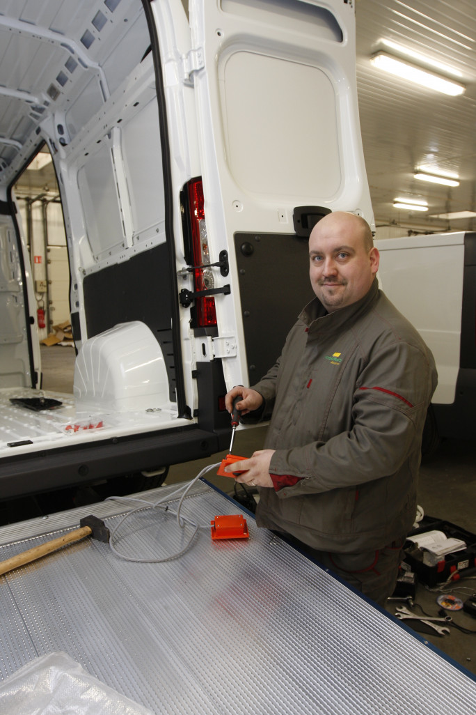 Sébastien Naglik intervient sur site pour la maintenance, mais aussi l’installation de matériels de type haillons.