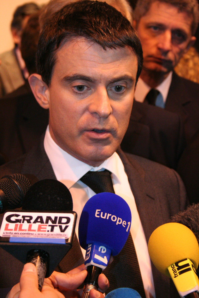 Manuel Valls : «Face à une sphère virtuelle en mutation permanente, une connaissance des usages et des menaces potentielles est indispensable.»