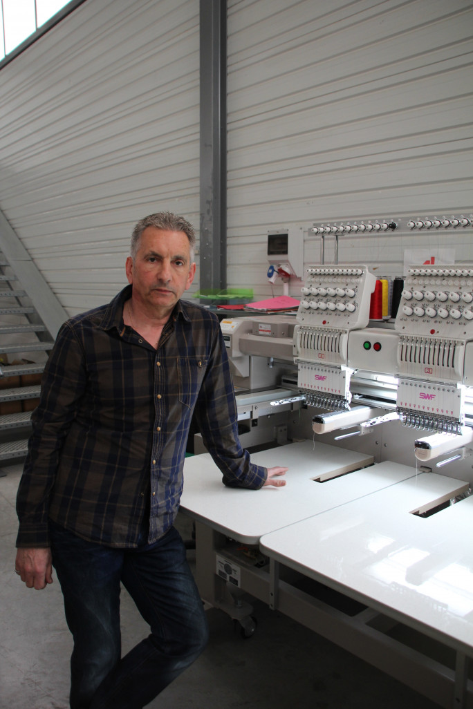 Jean-Luc Raulx maîtrise le marquage sur textile sur le bout des doigts.       