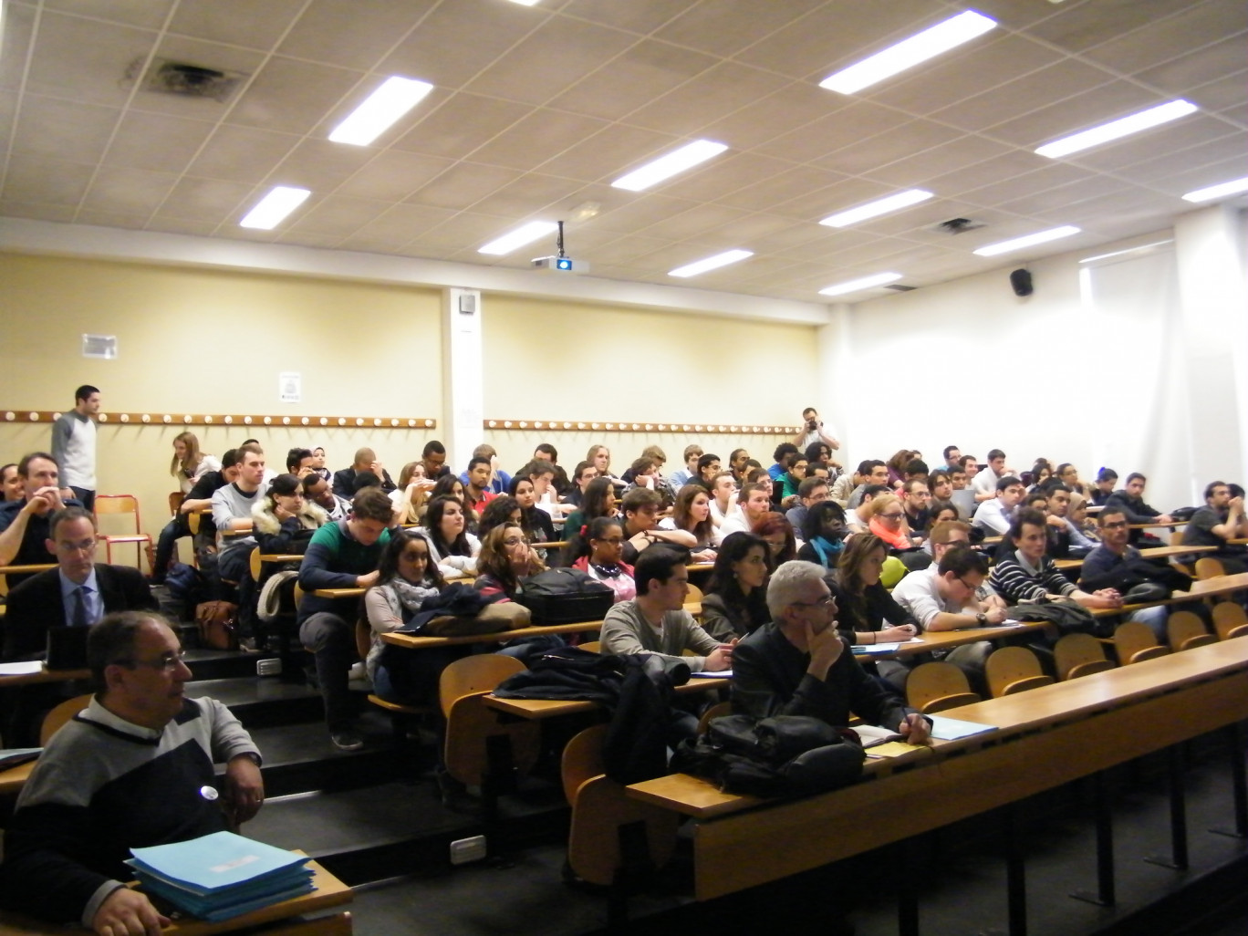 « Conférence de l'EILCO relative à la lutte contre les discriminations à Longuenesse ».