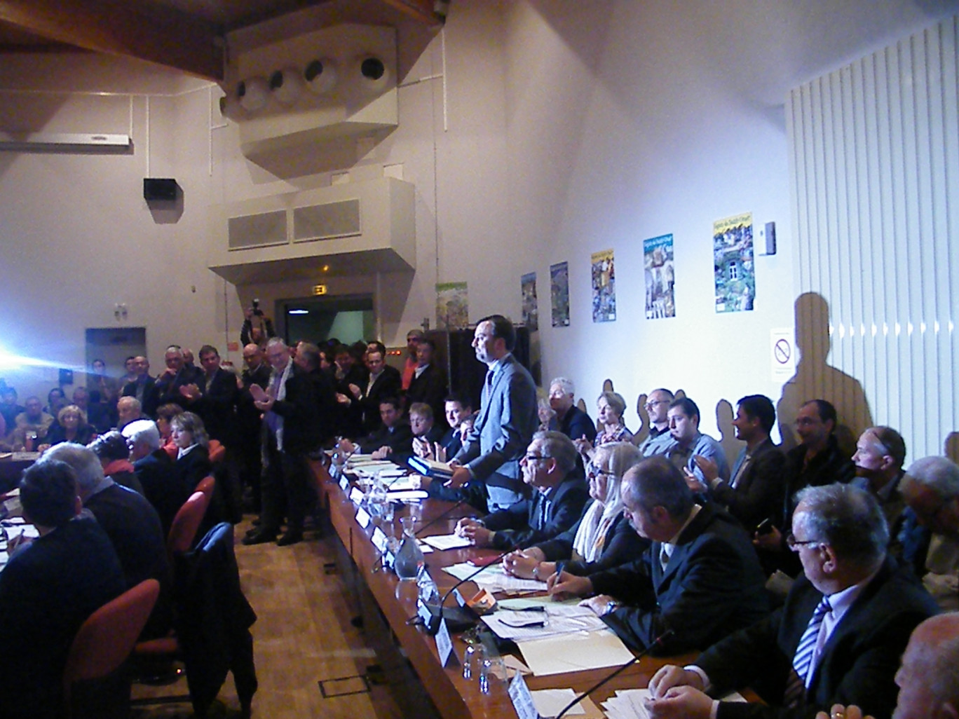 « François Decoster, conseiller régional et maire de Saint-Omer, a été élu président de la Communauté d'Agglomération de Saint-Omer le 25 avril dernier à Longuenesse ».