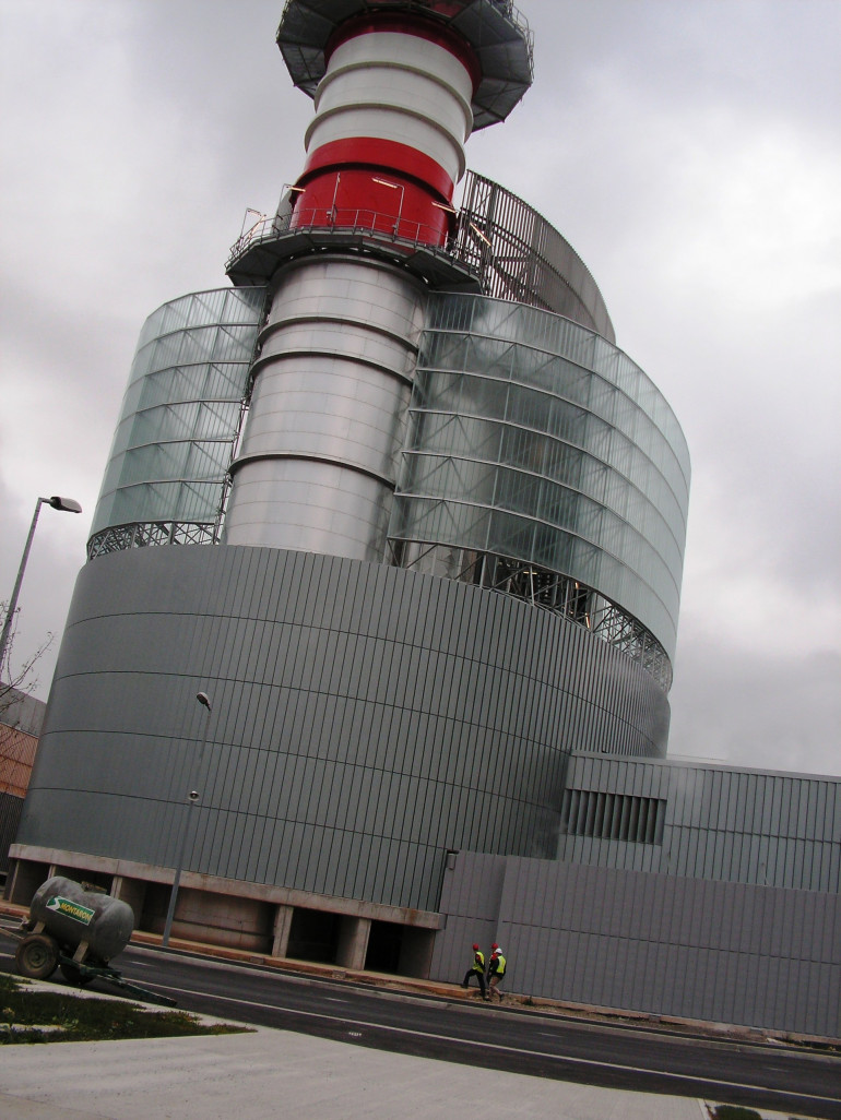 En septembre 2009, la centrale de Pont sur Sambre était entrée dans sa phase commerciale, à l’époque sous les couleurs de Poweo.