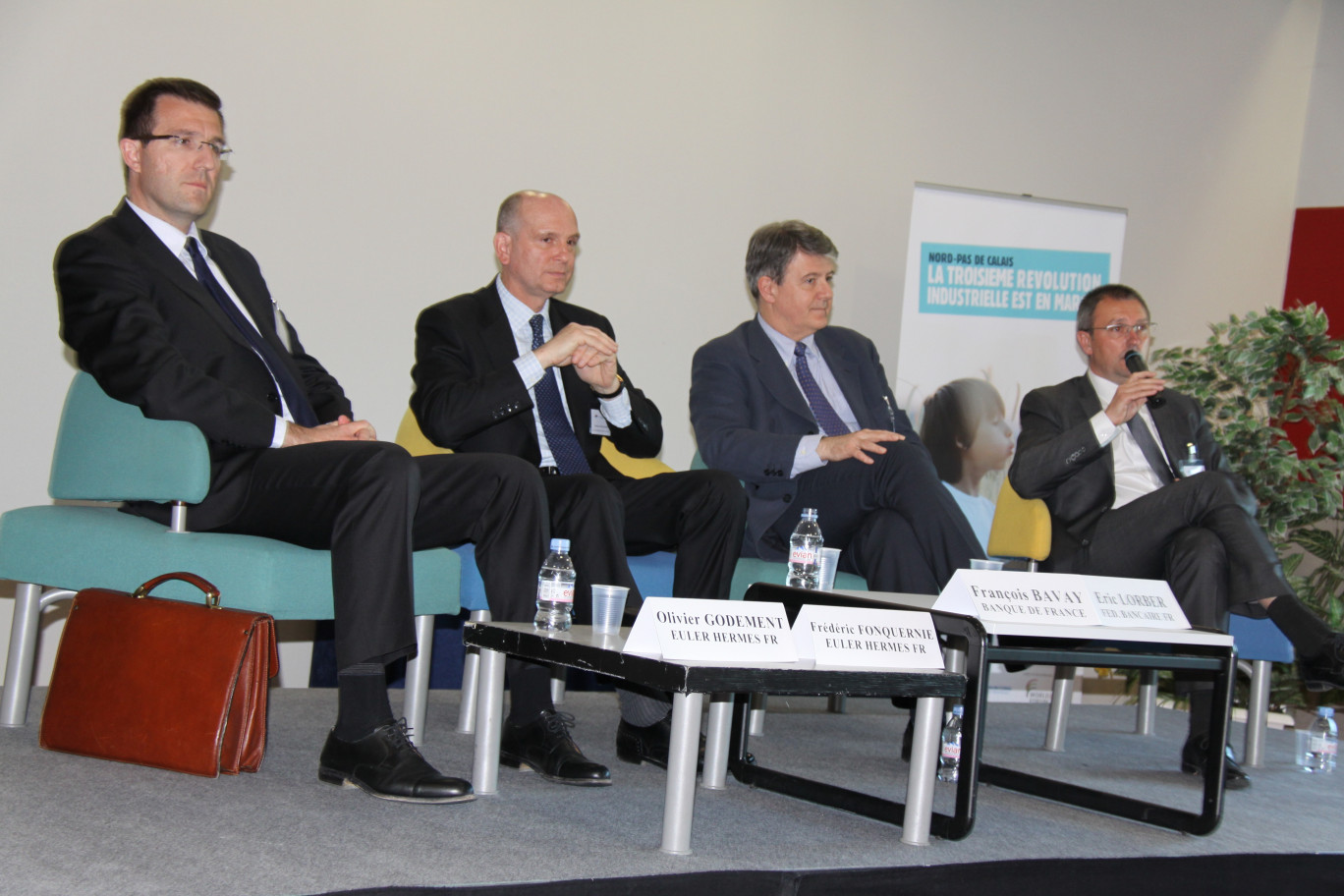 Les intervenants de gauche à droite : Olivier Godement et Frédéric Fonquernie de Nord Normandie Euler Hermes France, François Bavay, directeur départemental de la Banque de France, et Éric Lorber, président du comité local de la Fédération bancaire française.