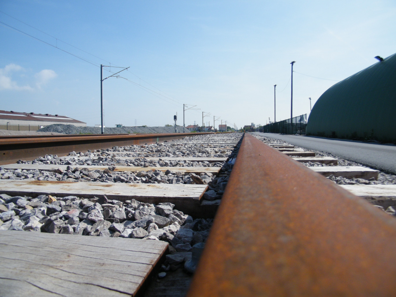 « Les travaux d'électrification de la ligne ferroviaire Calais-Dunkerque sont quasiment terminés ».