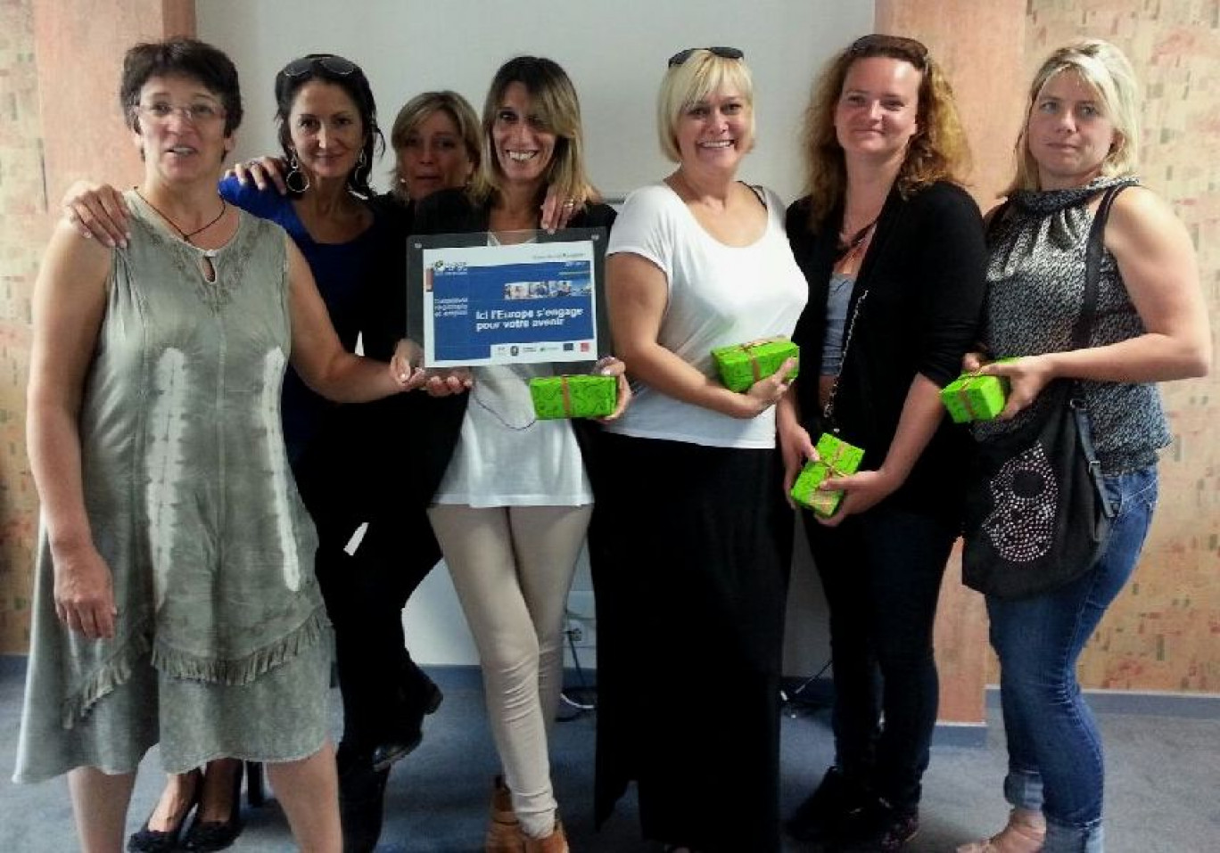 Un groupe de femmes mises à l’honneur par un jury de partenaires de la BGE Hauts de France.