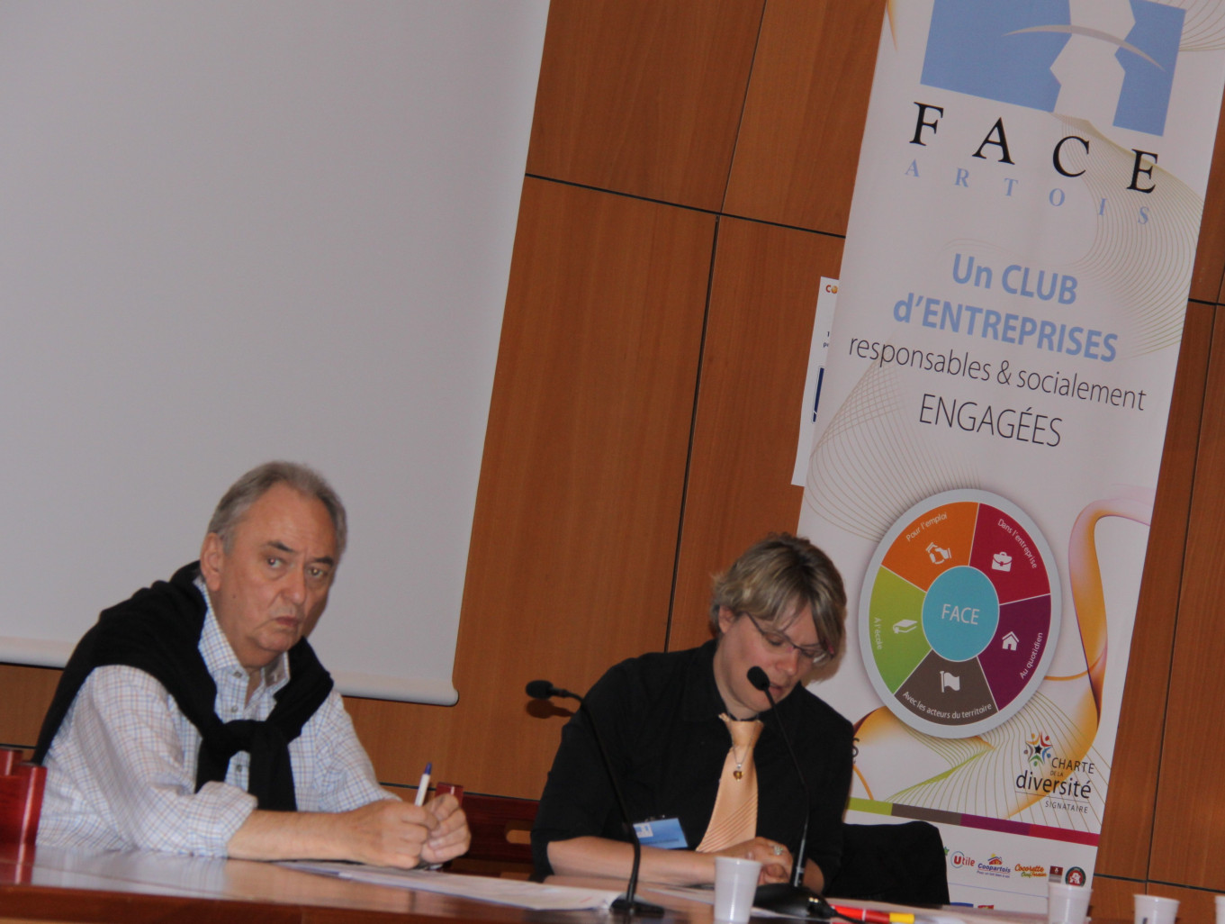 Lors de l’assemblée générale, Jacques Lemaitre et Delphine Duseigne, respectivement président et directrice de FACE Artois.