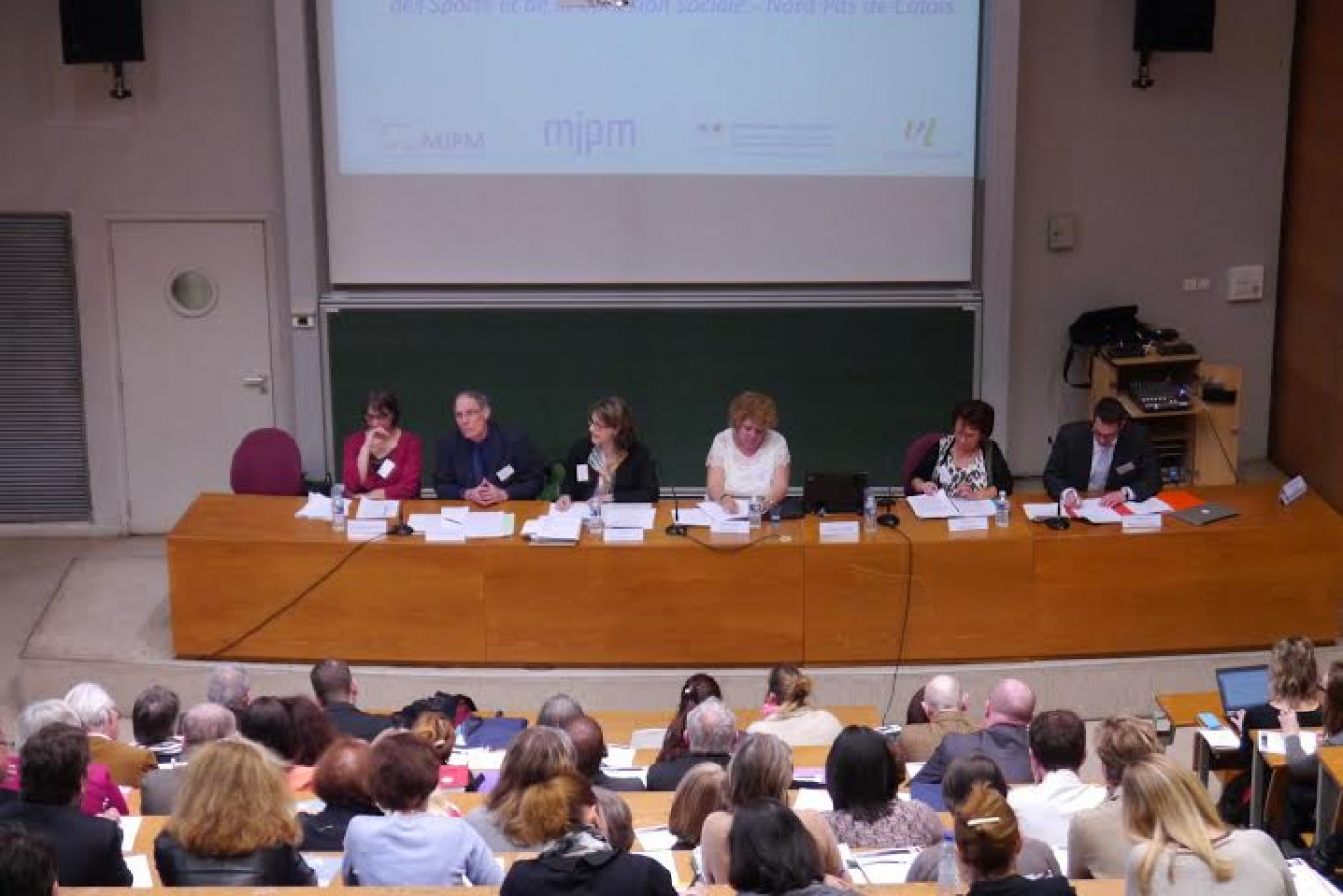 Lors  du colloque de Douai, plus de 200 participants