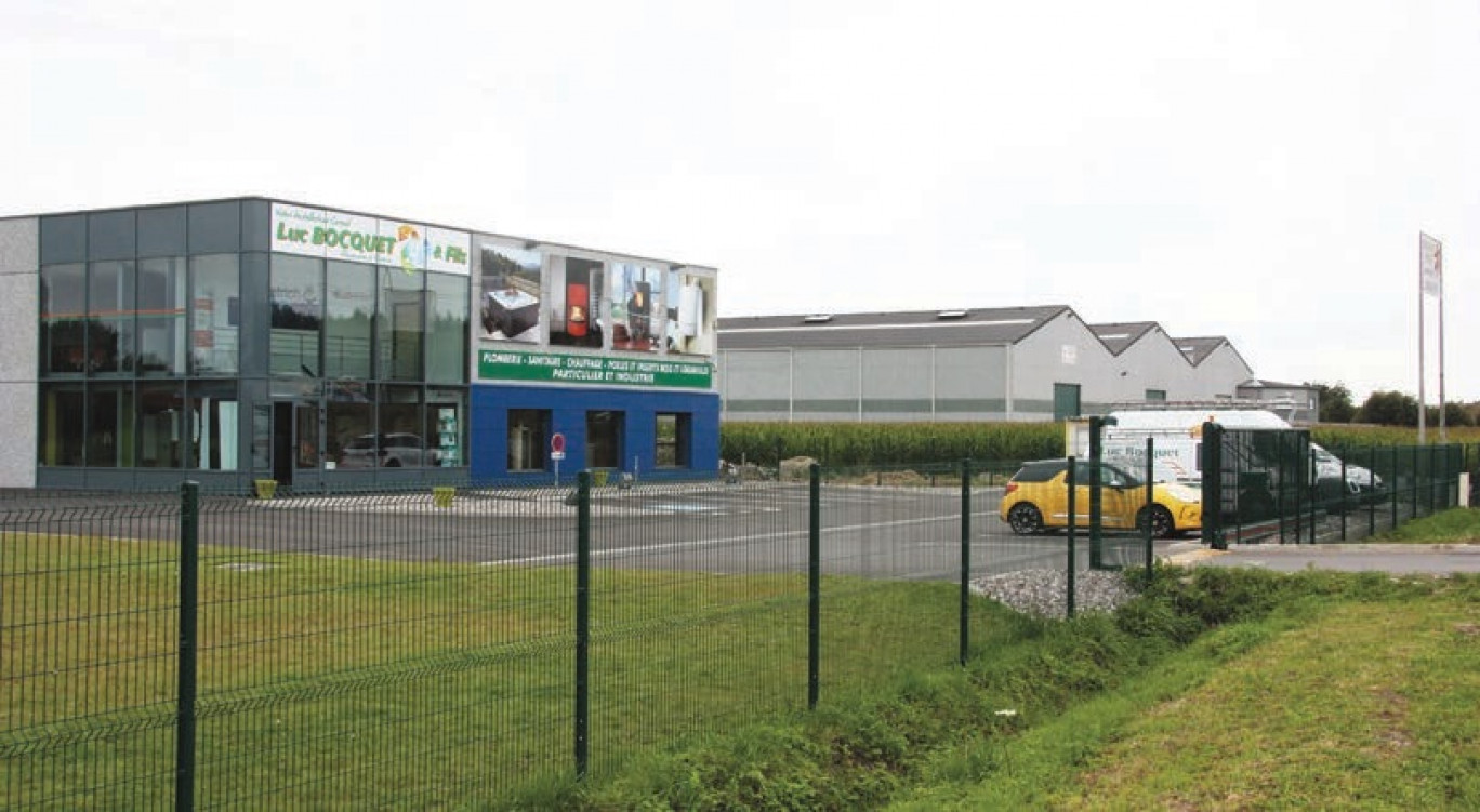 Une vue de la zone artisanale de Saint-Folquin. Au premier plan, l’entreprise Bocquet.