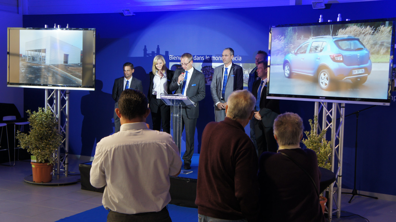 François Pisters, directeur des concessions Renault d'Arras Nord et Sud, lors de l’inauguration de Dacia à Beaurains.