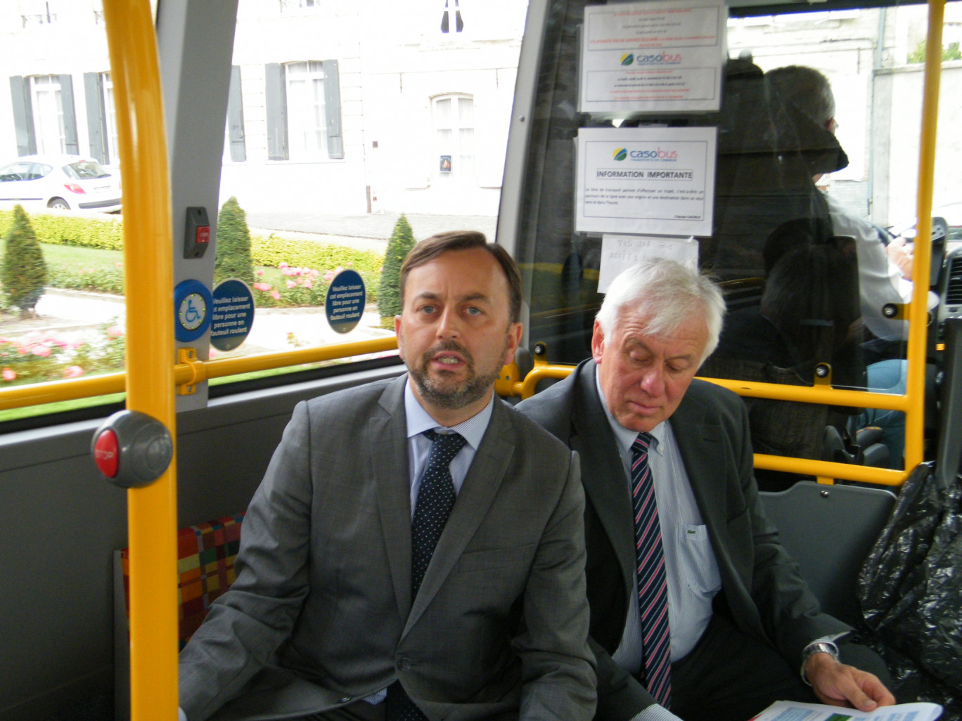 « François Decoster, maire de Saint-Omer et président de la Communauté d'Agglomération de Saint-Omer lors d'une balade urbaine le 15 septembre dernier ».