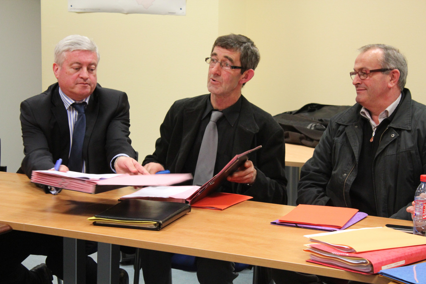 De g. à dr. Bertrand Petit,Didier Helleboid et René Allouchery, président de la Morinie, agriculteur.