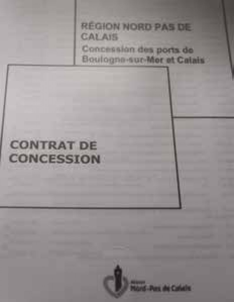  Le contrat de concession portuaire signé le 16 février dernier par Daniel Percheron et Jean-Marc Puissesseau.