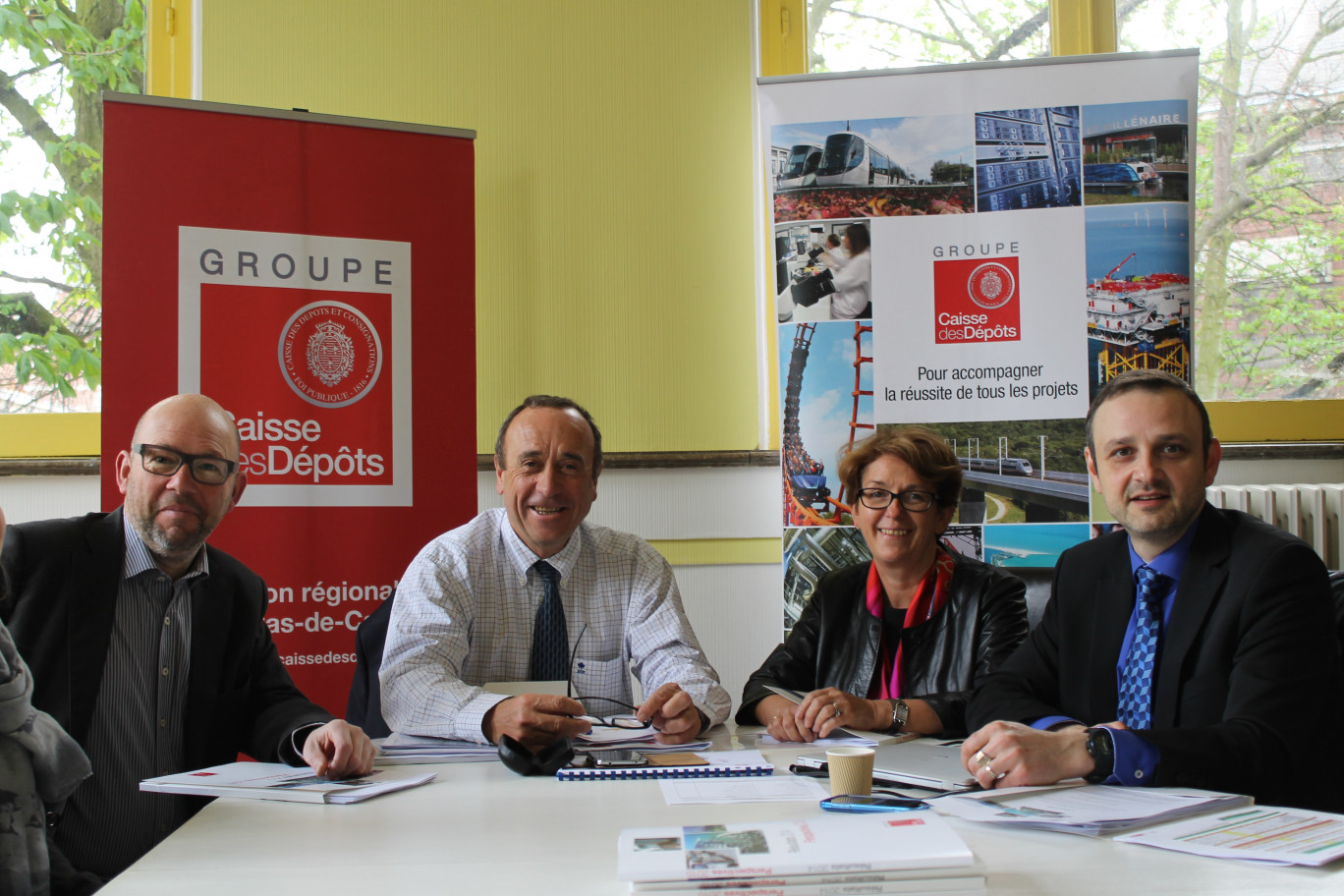 De gauche à droite, Stéphane Acquette, directeur territorial prêteur, Dominique Mirada, directeur régional, Brigitte Louis, adjointe au directeur régional, et Eric Naepels, directeur administratif et financier.