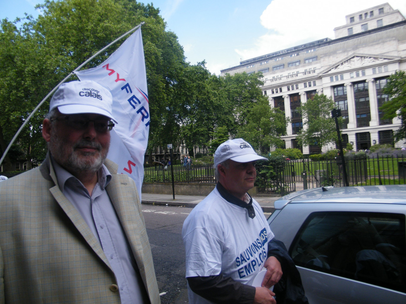 « Didier Cappelle, président du Conseil de Surveillance de MFL devant le siège de la Commission de la concurrence britannique à Londres ».