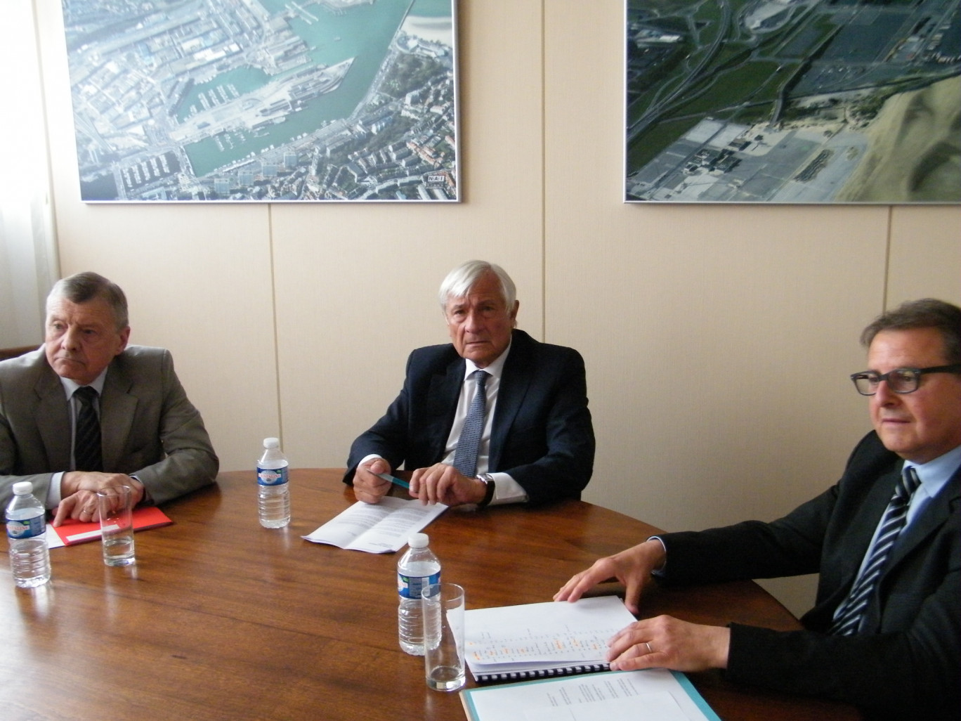 « De gauche à droite, Jean-François Didier, président du Medef Cote d'Opale, Jean-Marc Puissesseau, président de la CCIC Cote d'Opale et Patrick Gheerardyn, délégué général du Medef Cote d'Opale ».