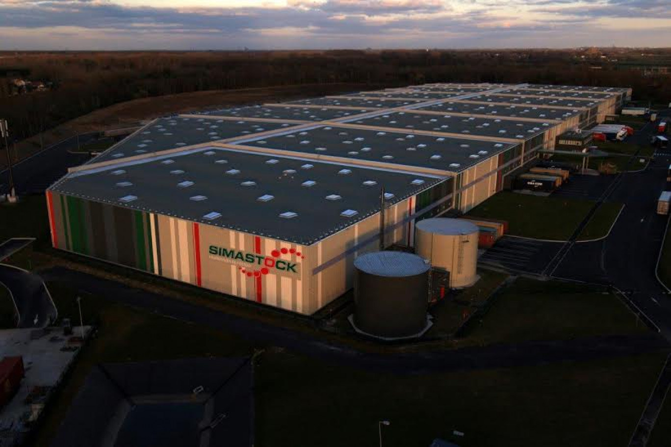 La plateforme Simastock de Sin-le-Noble vient enrichir les 400 000 m² de surface du groupe.