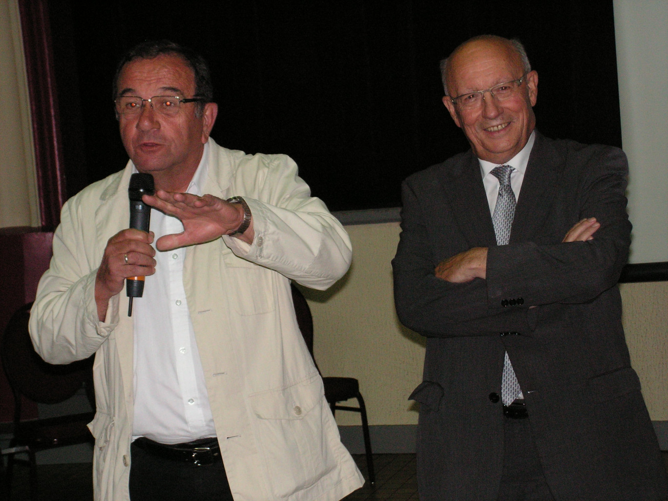 Patrick Masclet en compagnie du maire de Bavay, Alain Fréhaut.