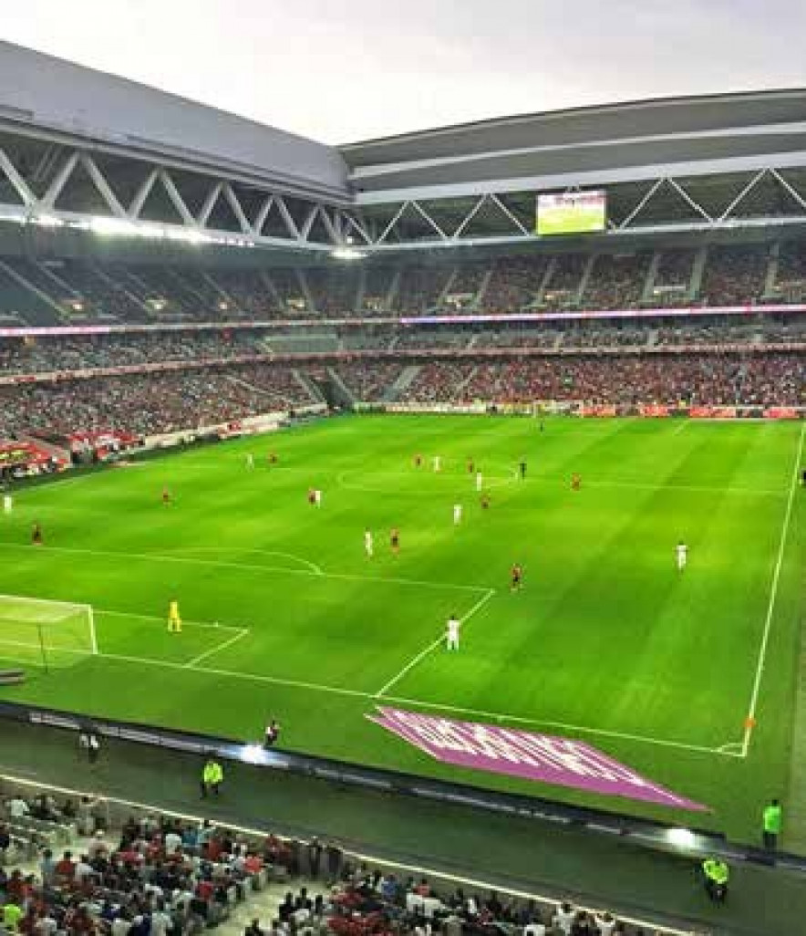 Le Stade Pierre Mauroy se transformera en salle de basket d’une capacité de 27 000 places contre 50 000 pour les matchs du Losc.