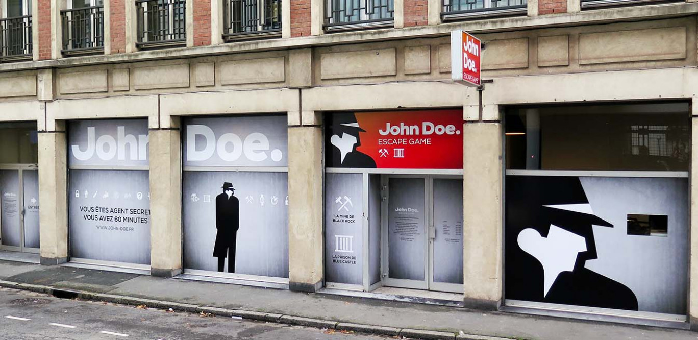 John Doe occupe un espace de 450 m² dont 120 m² d'accueil – réservés notamment pour les entreprises, voir ci-dessous – au 8 rue des Jardins. 