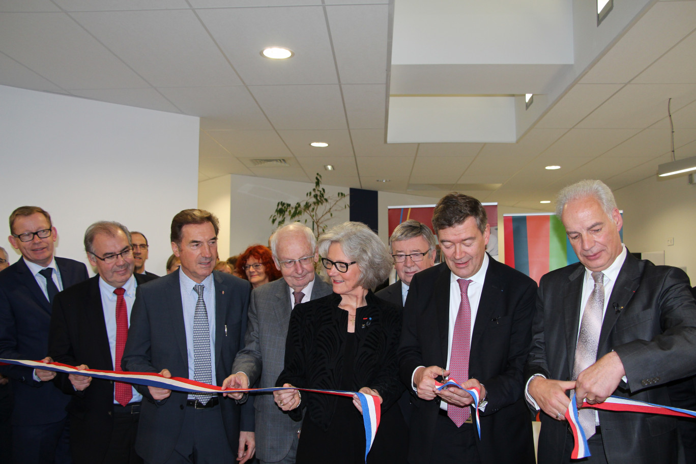 « L'inauguration du Centre Tertiaire d'Hazebrouck en novembre dernier. Au centre, Renée Ingelaere, Bruno Bonduelle et Philippe Hourdain entre autres personalités ».