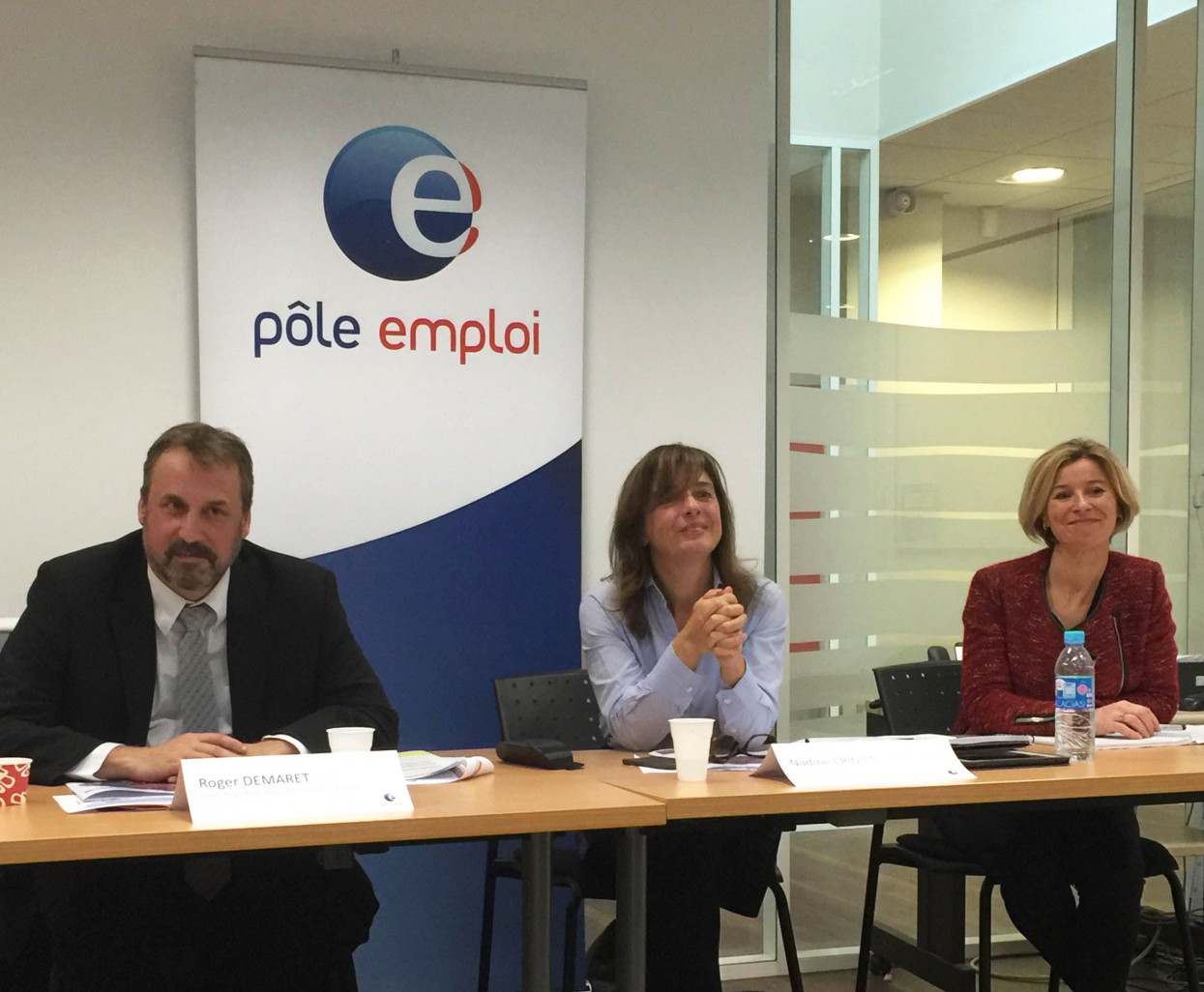 De gauche à droite, Roger Demaret, directeur régional adjoint en charge des opérations, Nadine Crinier, directrice régionale et Gaetanne Bernard, directrice de l'agence Lille-République. 