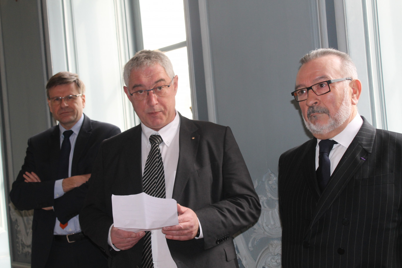 Au centre, le président en exercice de la Commpagnie Régionale des Commissaires aux Comptes Régis Gourlet, avec à sa gauche son prédécesseur le Lillois Gauthier Perthame, et à sa droite Pierre Poujol, parrain de la promotion et lui-même ancien président de la CRCC.