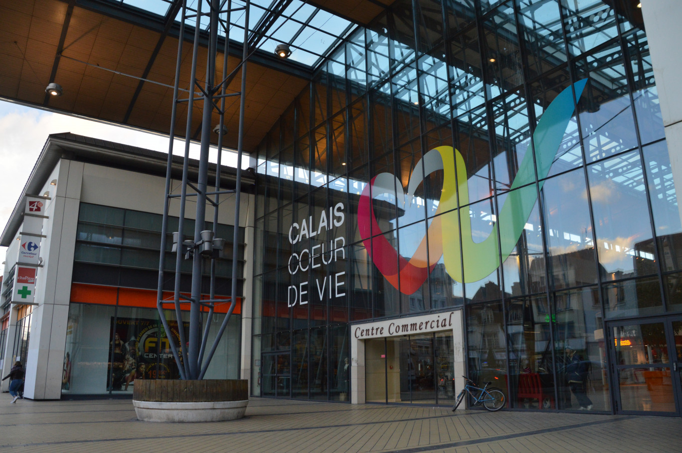 Une des premières implantations de Tchooss s'est faite dans Calais Coeur de Vie, gallerie commerciale du centre ville.