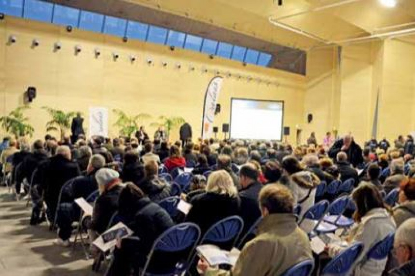 Environ 200 personnes étaient réunies pour cette concertation publique.