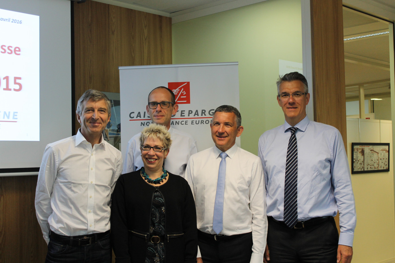 Philippe Lamblin, président du conseil d'orientation et de surveillance, Christine Goeury, François Codet, Daniel Bricka, membres du directoire en charge respectivement en charge du Pôle Ressources, du pôle Finances et du Pôle Banque de Détail, et Alain Denizot, président du directoire.