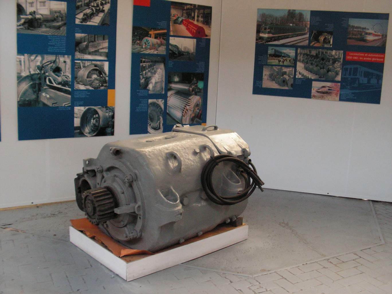 Dans la partie « musée » de l’usine : un moteur remontant aux débuts du métro parisien.