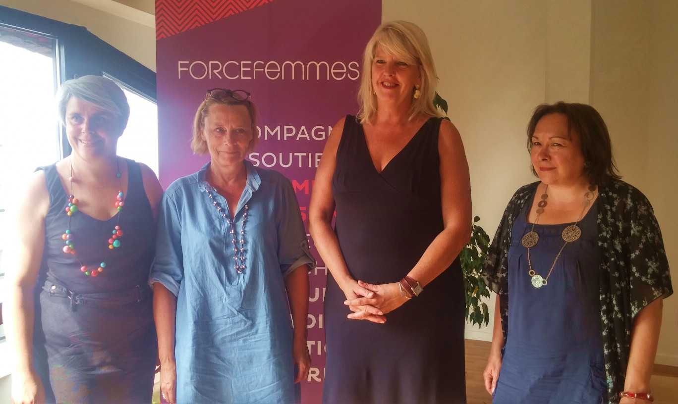 Isabelle machin, Charline Hermant, Nadine Foulon-Belkacemi (Orange) et Carole Le Melledo (Force Femems)