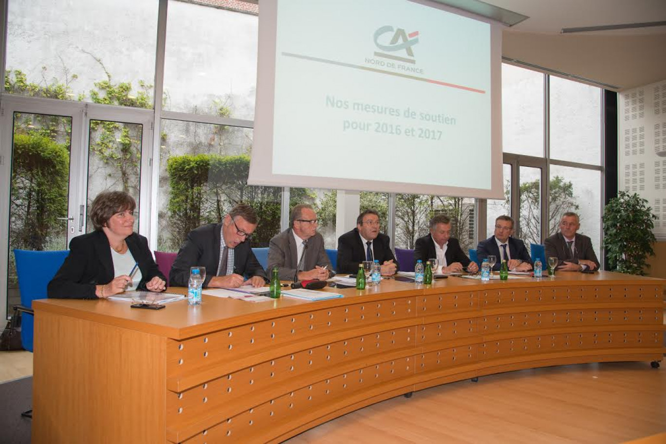 Organisations professionnelles, organismes stockeurs, représentants des services de l’État étaient réunis autour de Bernard Pacory et François Macé.