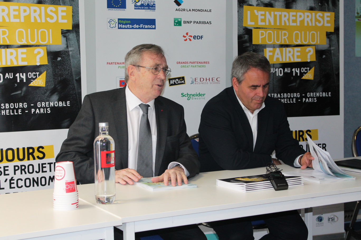 Philippe Vasseur, commisaire spécial chargé de la revitalisation et la réindustrialisation des Hauts-de-France et Xavier Bertrand, président des Hauts-de-France lors du World Forum 2016.