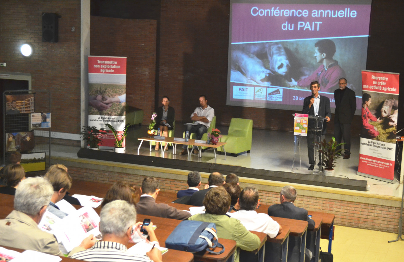 Les intervenants lors de la conférence du Point Accueil Installation Transmission qui s’est tenue au Lycée agricole de Tilloy-lès-Mofflaines.