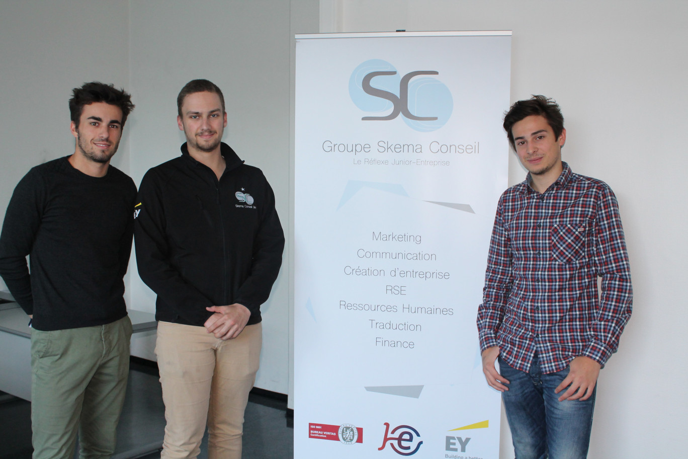 Romain Pocher, chargé d'expertise clientèle, Antoine Schauli, président de Skema Conseil Lille et Antoine Phelep, responsable en communication. 